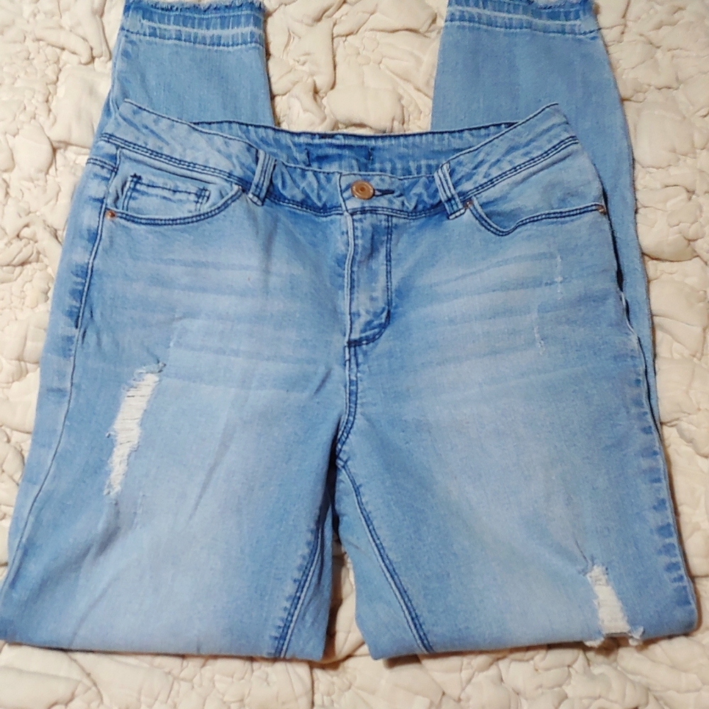 Sz7 Lightwash Stretchy Cropped Jeans